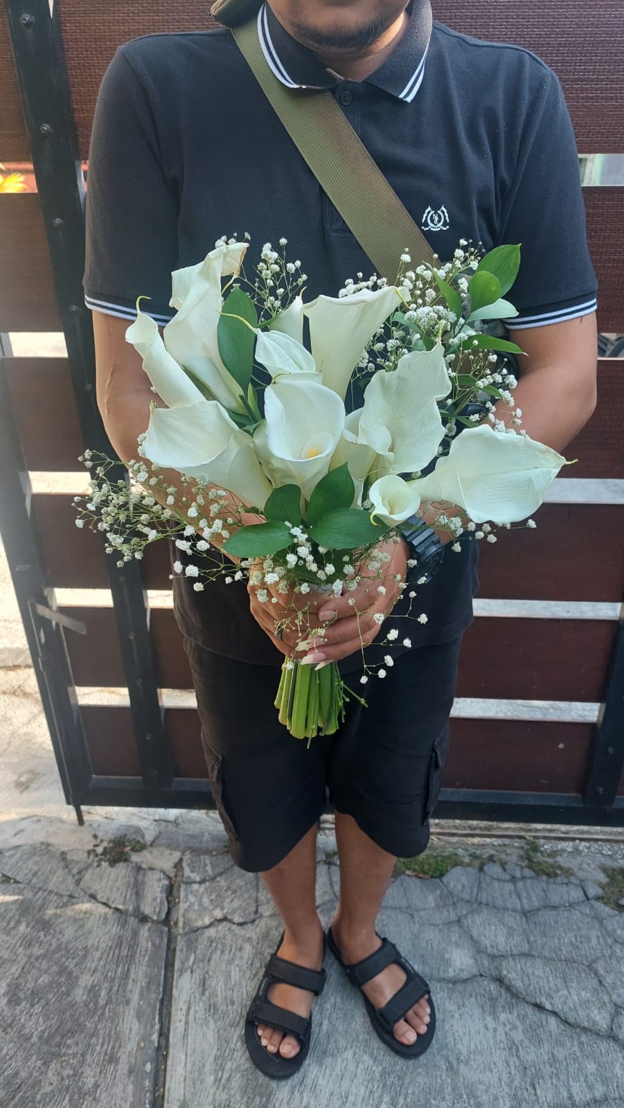 Hand Bouquet Bunga Segar 350k